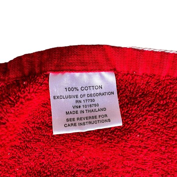 Set of 2 Red Christmas Bathroom Hand Towels Decorative Embroidered Santa Belt - Picture 4 of 8